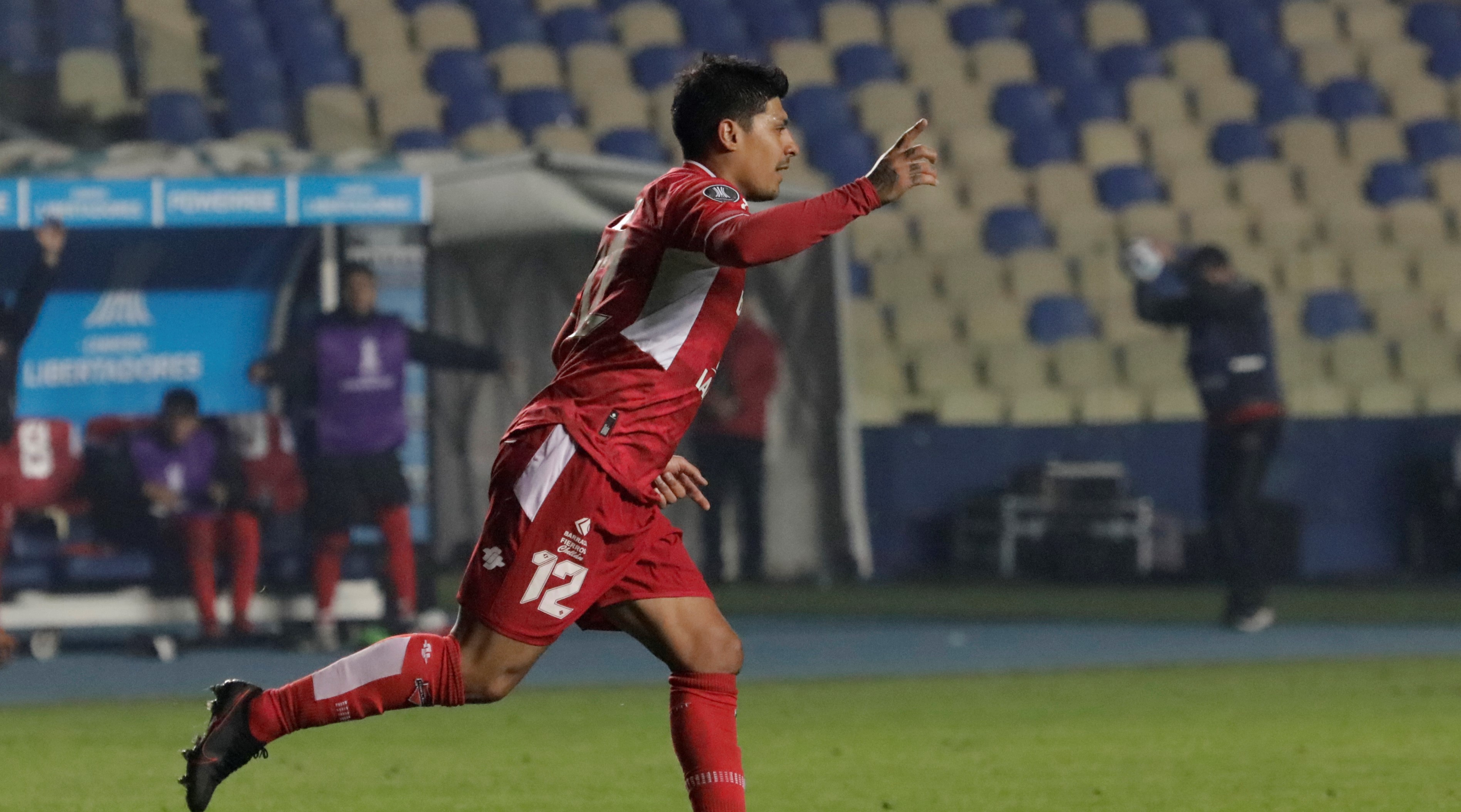 Los goles de Patricio Rubio y Andrés Vilches para dar un histórico triunfo a Ñublense sobre Aucas