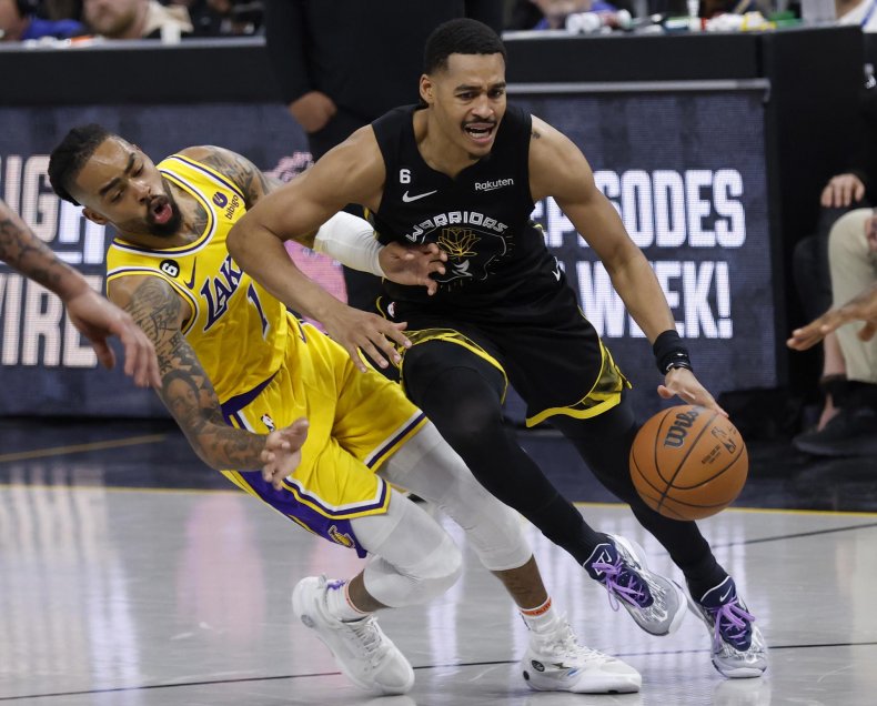 Los Angeles Lakers golpeó de entrada a Golden St. y tomó la ventaja en el Oeste