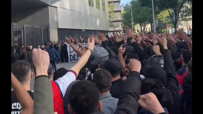 Hinchas de PSG insultaron a Messi y pidieron renuncia de la dirigencia
