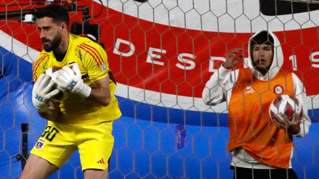 Árbitro Miguel Araos consignó irregularidad con pasapelotas de La Calera ante Colo Colo