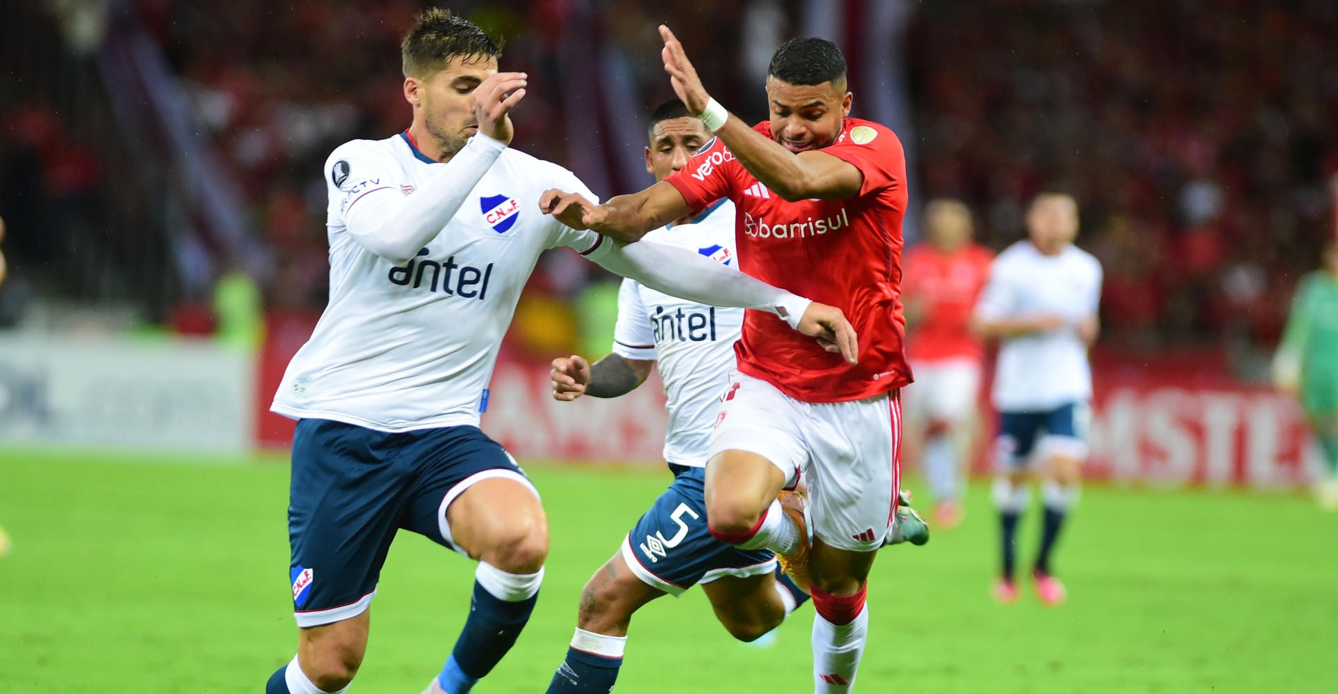 Libertadores: Nacional cosechó agónico empate ante Inter en Porto Alegre
