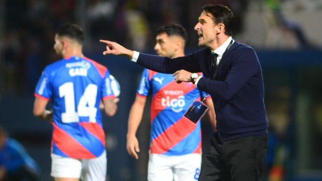 El desatado festejo de Beñat San José en la sorpresiva goleada de Bolívar a Cerro Porteño