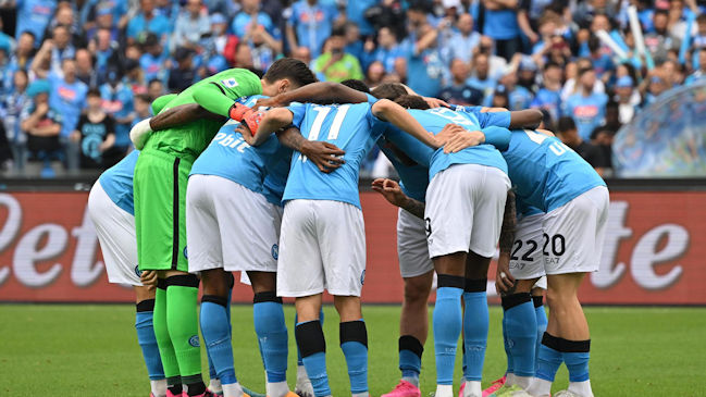 Napoli enfrenta a Udinese buscando el título en Serie A