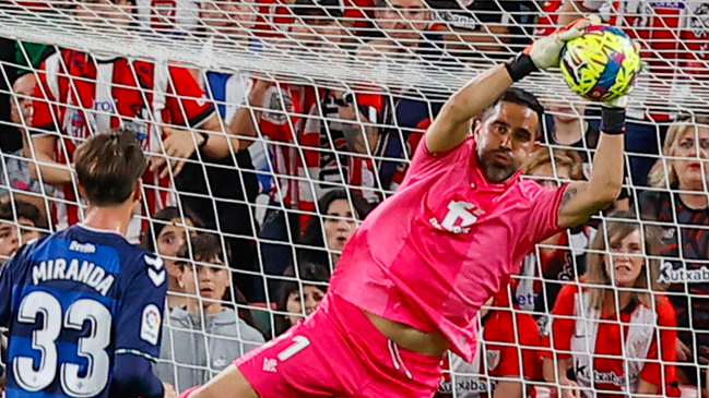 Claudio Bravo volvió a la titularidad y destacó con tapadón en triunfo de Betis ante Athletic de Bilbao