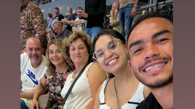 Gabriel Suazo apoyó a Erwin Feuchtmann en partido de balonmano en Toulouse