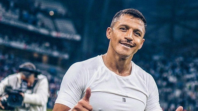 DT que hizo debutar a Alexis en Europa alabó su presente: Está en el top 10 de mejores delanteros