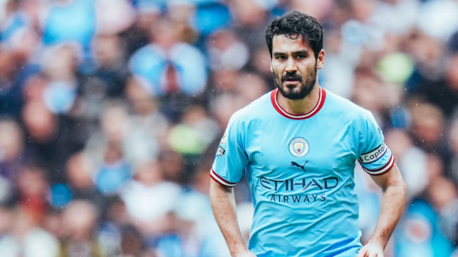 Gundogan tuvo agridulce jornada al anotar doblete y errar un penal en triunfo del City sobre Leeds