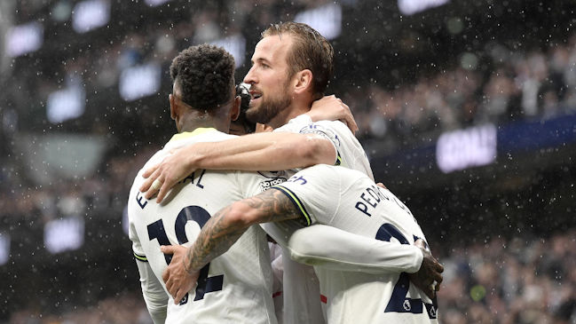 Tottenham volvió al triunfo de la mano de Harry Kane al derribar a Crystal Palace