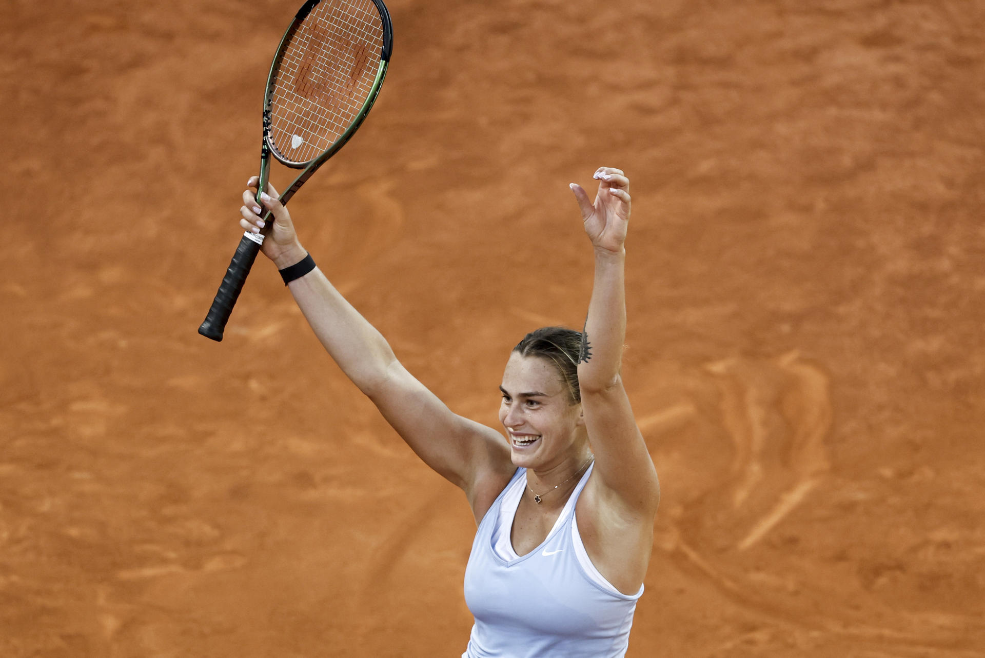 Aryna Sabalenka se coronó en Madrid tras vencer en intensa final a Iga Swiatek