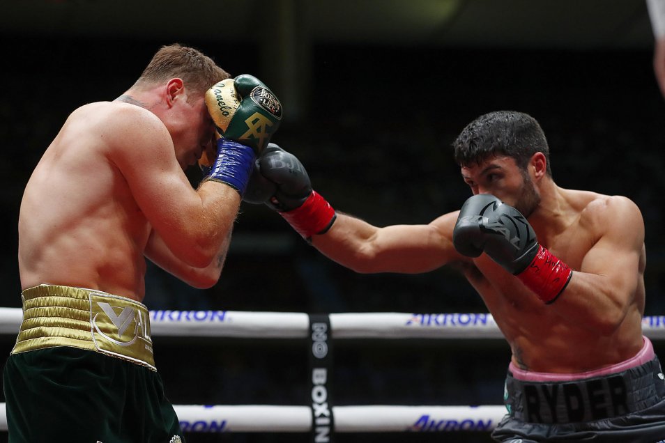 Saúl “Canelo” Alvarez festejó junto a su familia el triunfo ante John Ryder en Guadalajara