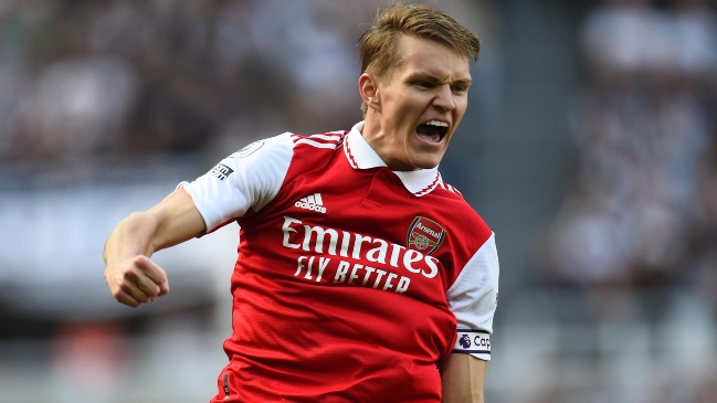 Martin Odegaard anotó un golazo en valioso triunfo de Arsenal sobre Newcastle