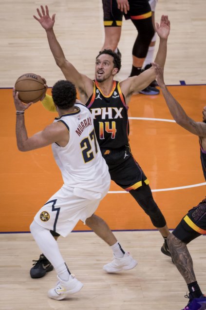 Devin Booker y Kevin Durant comandaron triunfo de Phoenix ante los Nuggets