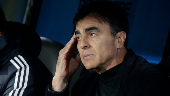 Quinteros dejó fuera a dos jugadores por decisión técnica y recuperó a Wiemberg con miras a Audax