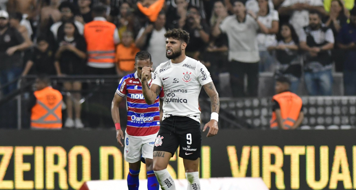 Brasileirao: Corinthians salvó en el final un empate ante Fortaleza