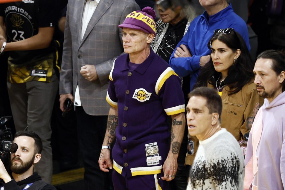 Los Angeles Lakers aumentó su ventaja ante Warriors y quedó a un paso de la final del Oeste