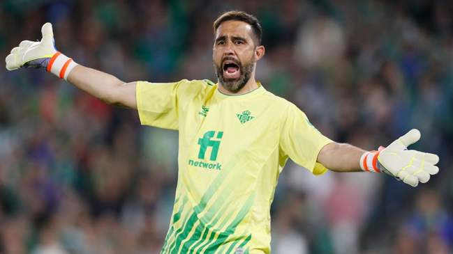 Prensa sevillana aseguró que Claudio Bravo renovará con Real Betis