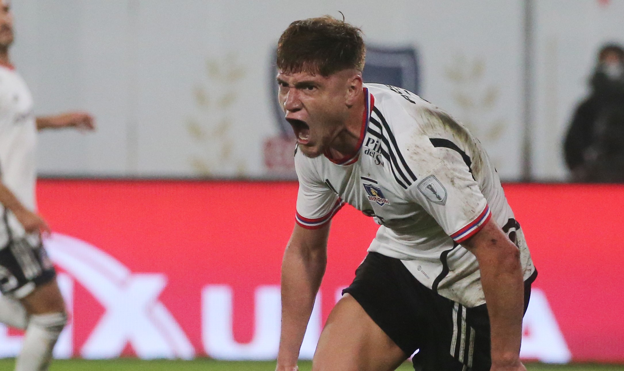 Leonardo Gil salió lesionado en el primer tiempo del duelo de Colo Colo ante Audax Italiano