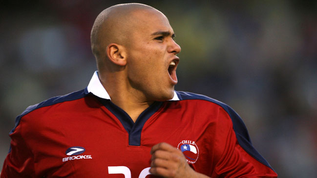 Revisa los goles que anotó Humberto Suazo en la Roja en su cumpleaños número 42