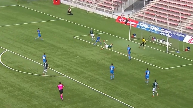 ¡Golazo! Carlos Muñoz convirtió de chilena en el empate de S. Wanderers y San Marcos de Arica