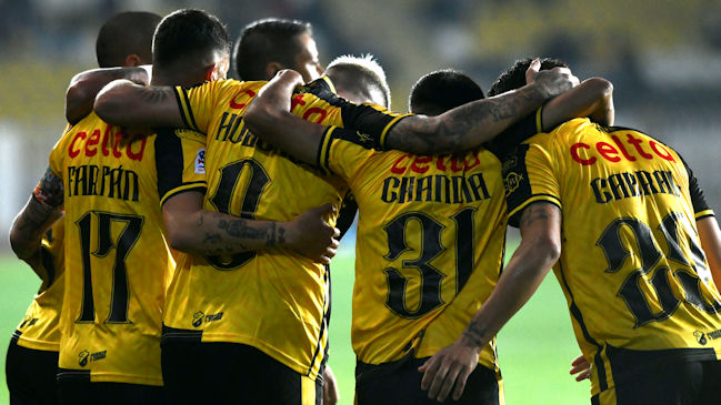 Coquimbo Unido se hizo fuerte en casa y castigó a la U con una gran remontada