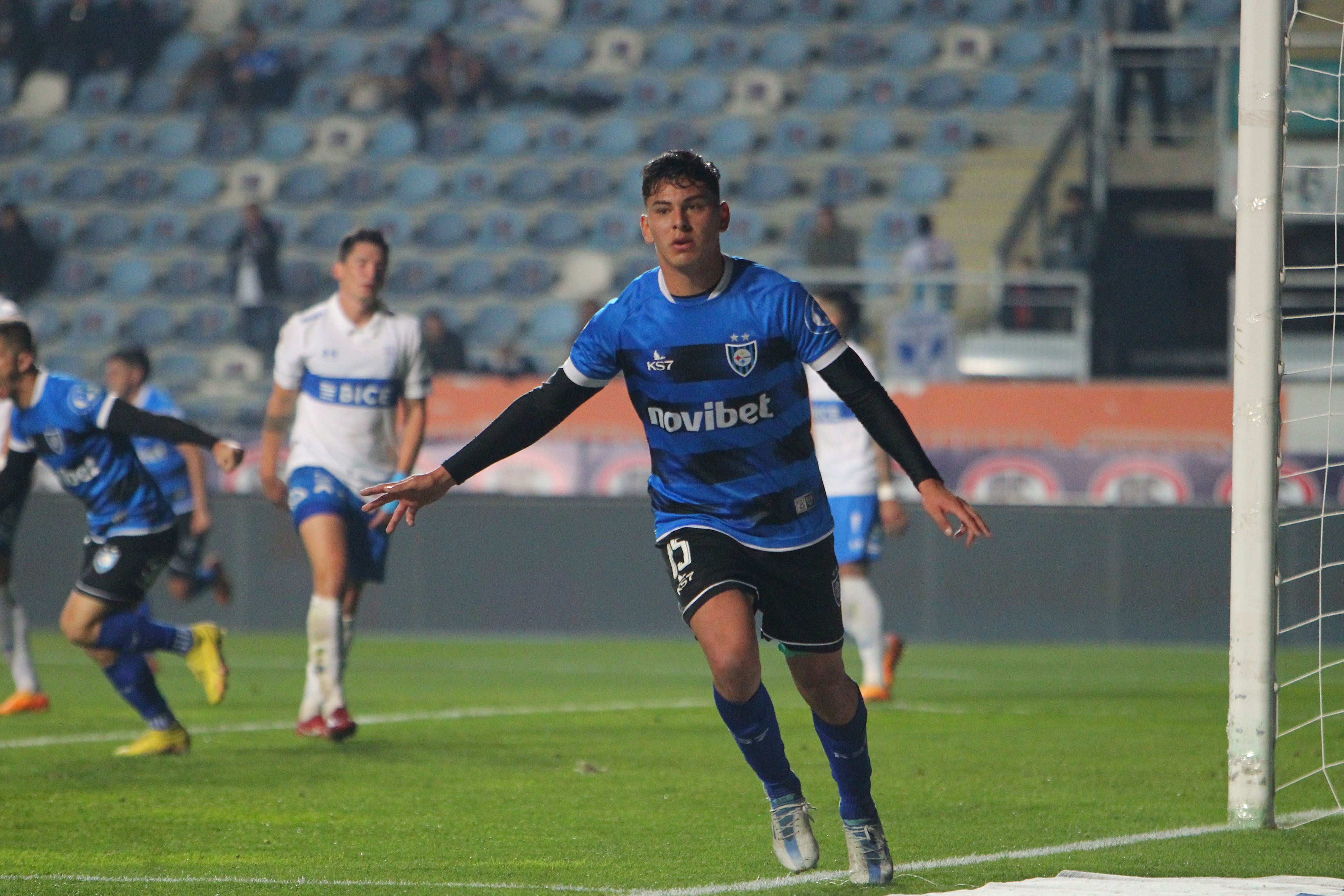 Huachipato se avivó y Maximiliano Rodríguez golpeó a una dormida U. Católica