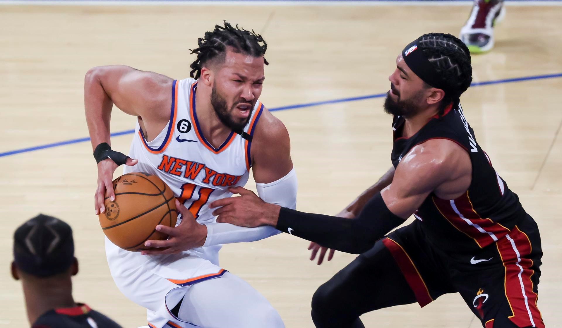 New York Knicks tumbó a Miami Heat y sigue vivo en la semifinal del Este en la NBA