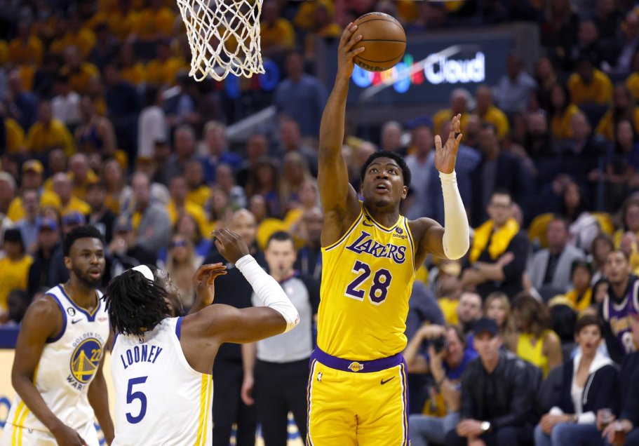 Golden State Warriors venció a Los Angeles Lakers y alargó la serie en el Oeste