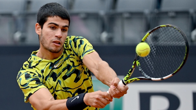 Carlos Alcaraz fue sorprendido por el 135° del mundo y se despidió de Roma