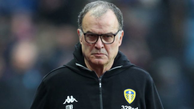 Marcelo Bielsa llegó a Montevideo para firmar con la selección de Uruguay hasta 2026