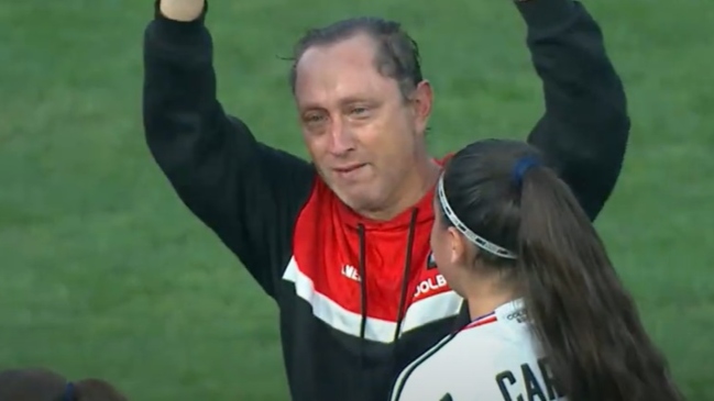 Luis Mena se despidió entre lágrimas de Colo Colo