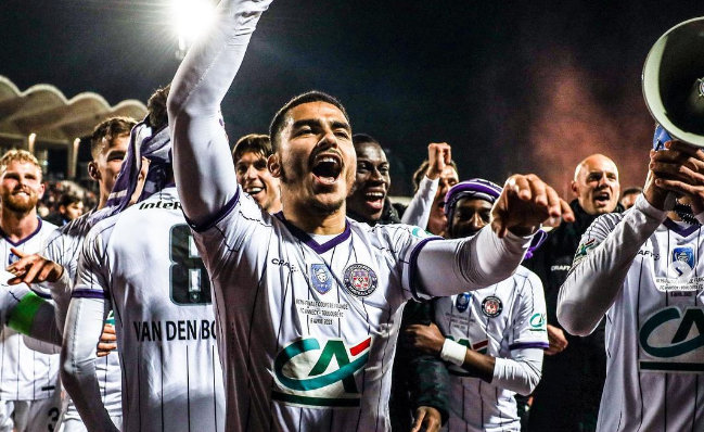 Toulouse realizará investigación interna contra compañero de Gabriel Suazo