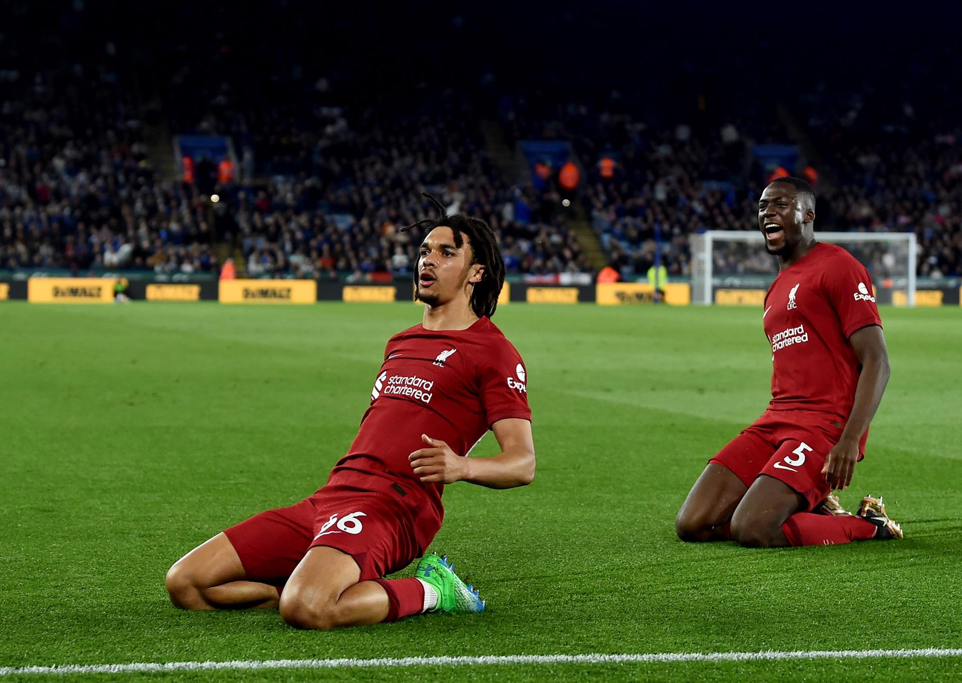 Liverpool goleó a Leicester y mantiene su ilusión por clasificar a la Champions