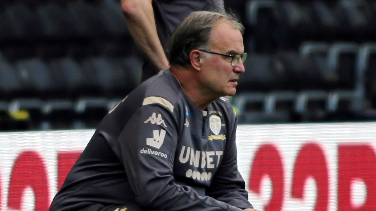 Marcelo Bielsa fue oficializado como nuevo técnico de la selección de Uruguay