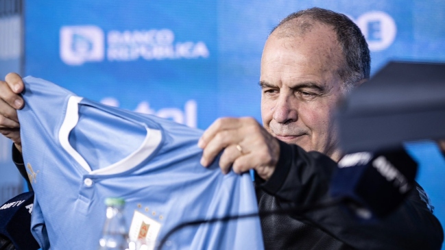 Marcelo Bielsa fue presentado en Uruguay: Me decidí por el jugador y por el ciudadano de a pie