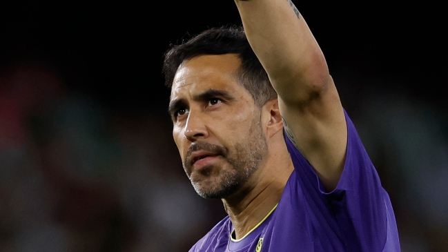 Claudio Bravo abrió la puerta al retiro: Tal como empecé, en silencio, terminaré mi carrera