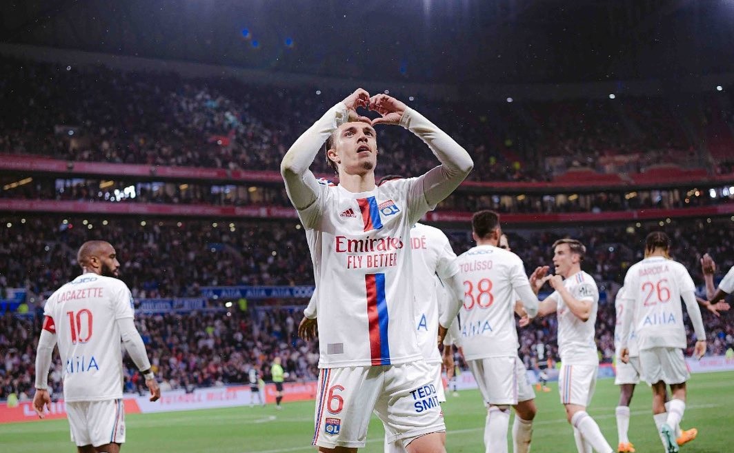 Mónaco de Guillermo Maripán sufrió dura remontada ante Olympique de Lyon