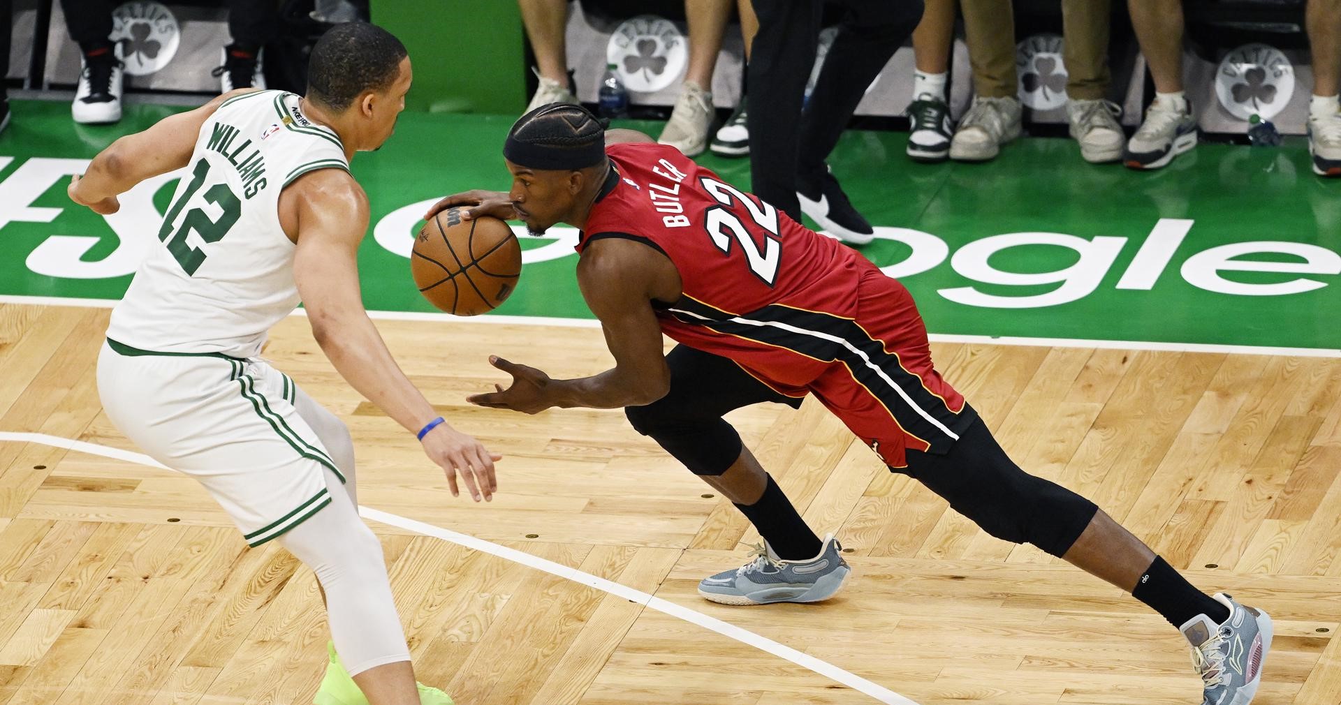 Miami Heat volvió a vencer a los Celtics en Boston y estiró su ventaja en la final del Este