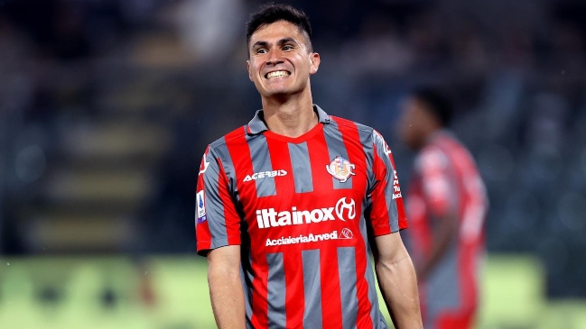 Cremonese de Galdames quedó al borde del descenso tras sufrir paliza de Bologna de Medel