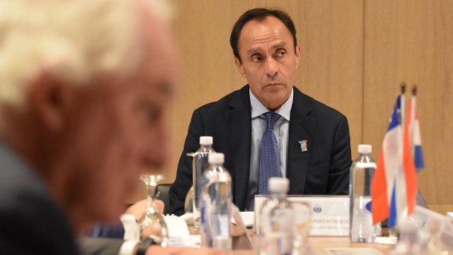 Ministro Pizarro anunció inicio de postulaciones de ciudades que quieran ser sedes del Mundial 2030