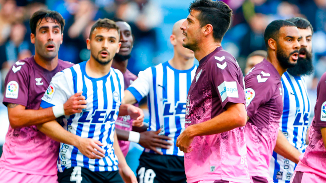 Málaga perdió ante Alavés y descendió a la tercera división de España