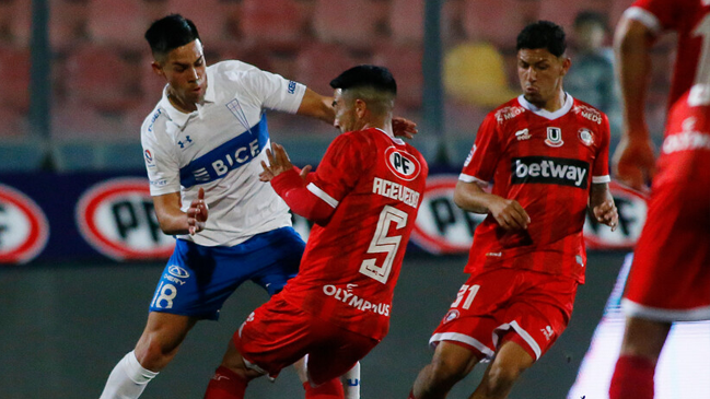 Universidad Católica y Unión La Calera estelarizaron un movido empate en Santa Laura