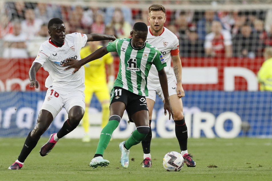 Real Betis se llevó un punto del encendido derbi con Sevilla