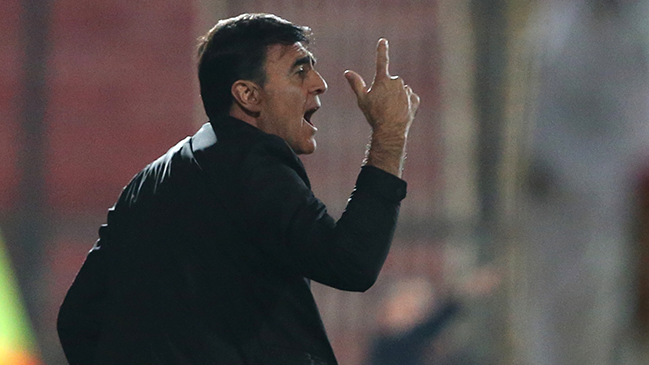 Gustavo Quinteros mantuvo en duda a Ramiro González: No queremos arriesgarlo