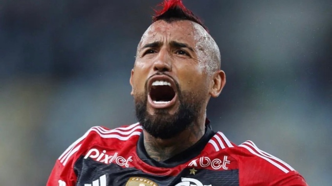 “Un pasaje de ida para Chile”: Hinchas de Flamengo ironizaron con posibles regalos para Vidal