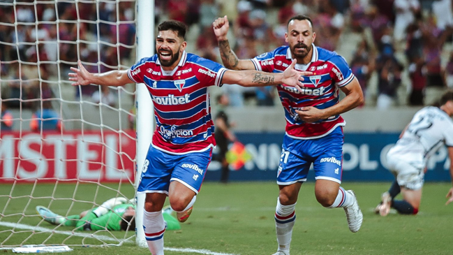 Fortaleza le dio una mano a Palestino en la Sudamericana tras vencer a San Lorenzo