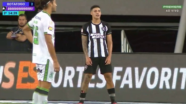 Botafogo doblegó a América MG y sigue firme en la cima del Brasileirao