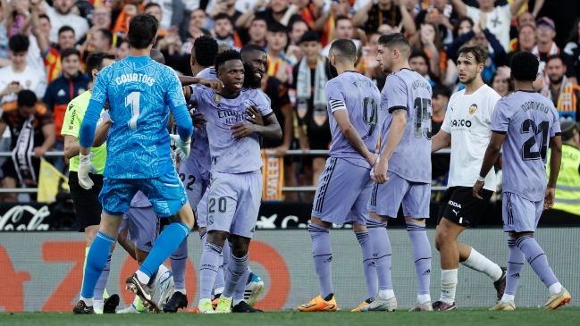 Vinicius fue citado a declarar por insultos racistas recibidos en Mestalla