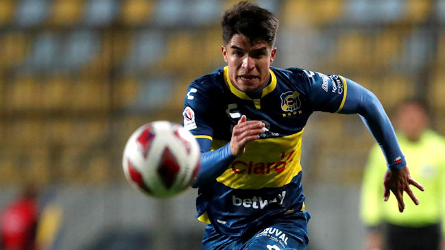 La UC sumó a Jorge Espejo y Dylan Escobar como alternativas para reforzar el lateral derecho