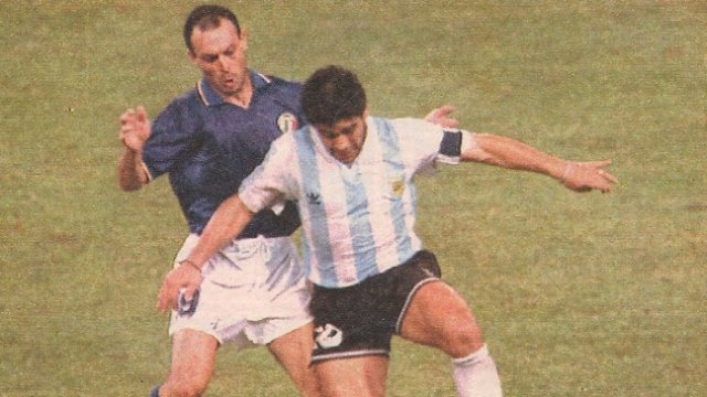 “Italia 1990: El divorcio del 10”, en el podcast “Relatos Mundiales”