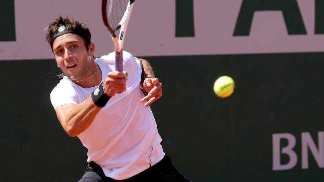 Tomás Etcheverry logró victoria de prestigio sobre Alex De Miñaur